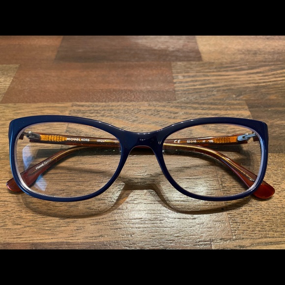 Glasses - Picture 1 of 5